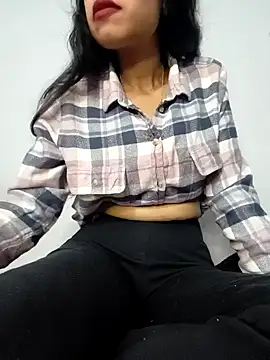 Snapshot of catreena chatting on 12-23-24, 06:37 catreena online show from 12-23-24, 06:37
