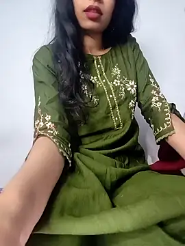 Snapshot of catreena chatting on 01-16-25, 07:10 catreena online show from 01-16-25, 07:10