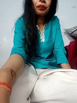 Snapshot of catreena chatting on 03-06-25, 06:37 catreena online show from 03-06-25, 06:37
