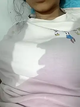 Snapshot of catreena chatting on 10-29-25, 07:04 catreena online show from 10-29-25, 07:04