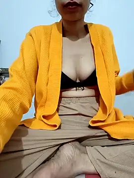 Snapshot of catreena chatting on 11-08-25, 06:51 catreena online show from 11-08-25, 06:51