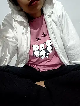 Snapshot of catreena chatting on 11-26-25, 07:04 catreena online show from 11-26-25, 07:04