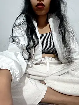 Snapshot of catreena chatting on 11-28-25, 07:05 catreena online show from 11-28-25, 07:05