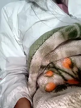 Snapshot of catreena chatting on 12-04-25, 07:00 catreena online show from 12-04-25, 07:00