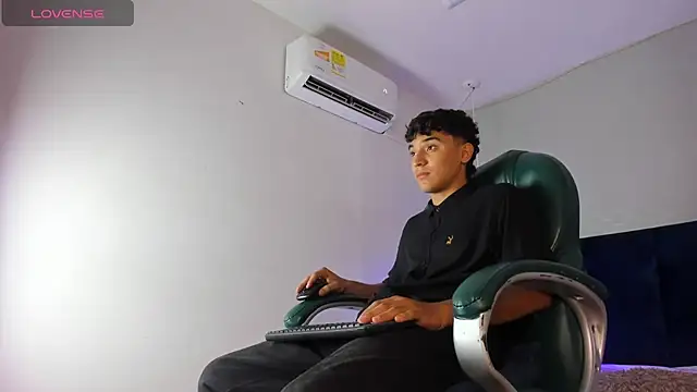 Austin Cardieff online show from 01-26-25, 03:38