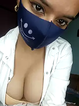 Snapshot of wild_bong_queen chatting on 12-04-24, 05:11 wild bong queen online show from 12-04-24, 05:11