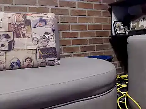 Snapshot of MaximoTorricelli chatting on 02-14-25, 01:34 MaximoTorricelli online show from 02-14-25, 01:34