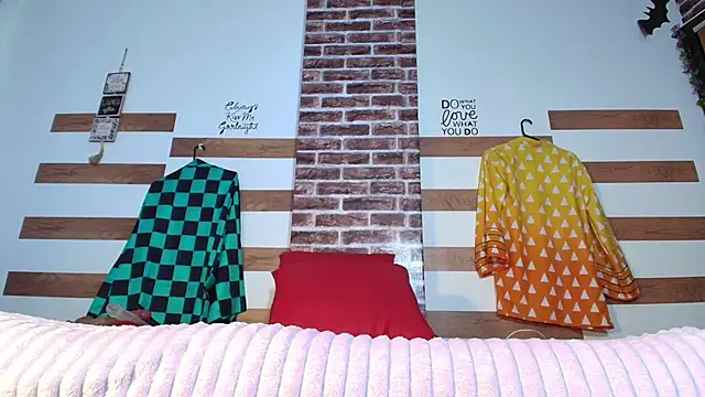 sofia fer online show from 11-19-25, 02:33