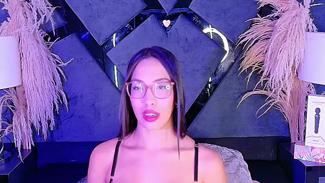 Snapshot of KylieWhite chatting on 11-04-25, 05:39 KylieWhite online show from 11-04-25, 05:39