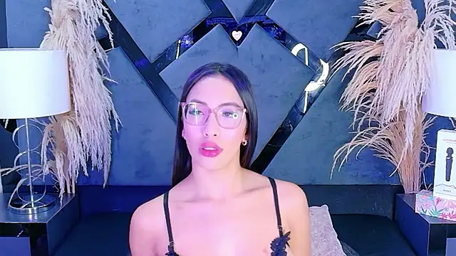 Snapshot of KylieWhite chatting on 11-07-25, 06:57 KylieWhite online show from 11-07-25, 06:57