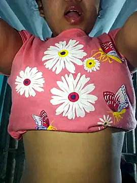 Snapshot of hotbaby_5 chatting on 11-25-25, 06:13 hotbaby 5 online show from 11-25-25, 06:13