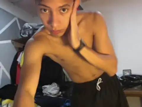 Snapshot of ferchitibellako chatting on 12-15-24, 08:25 ferchitibellako online show from 12-15-24, 08:25