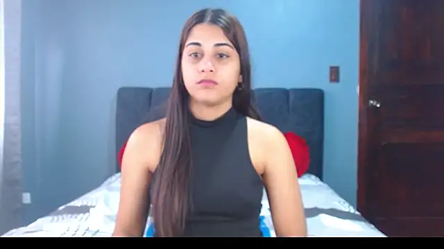 Snapshot of MiaOrtizCam chatting on 02-11-25, 03:29 MiaOrtizCam online show from 02-11-25, 03:29