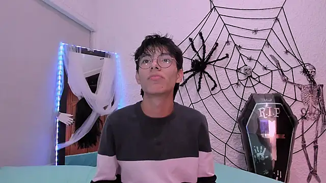 alexandersawyer online show from 10-14-25, 04:46