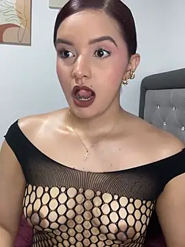 Melanyprada online show from 05-15-26, 05:14