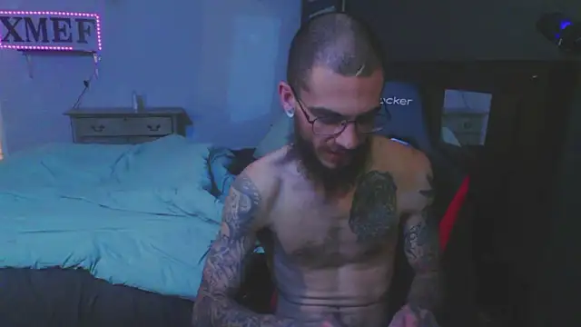 Snapshot of XMeF10 chatting on 12-27-24, 06:14 XMeF10 online show from 12-27-24, 06:14