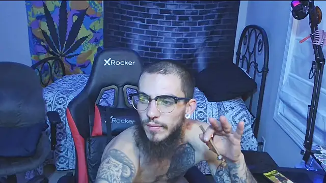 Snapshot of XMeF10 chatting on 01-06-25, 04:04 XMeF10 online show from 01-06-25, 04:04