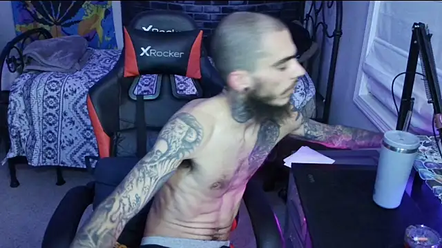 Snapshot of XMeF10 chatting on 01-18-25, 03:42 XMeF10 online show from 01-18-25, 03:42