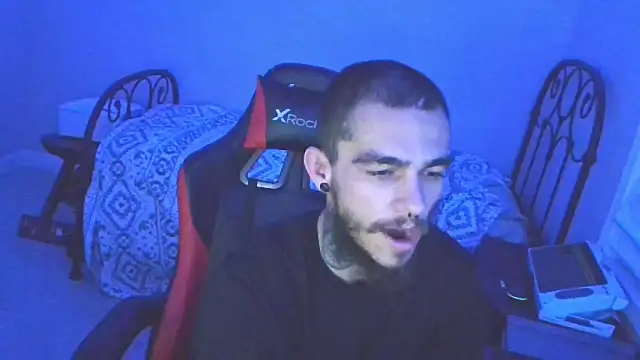 Snapshot of XMeF10 chatting on 02-02-25, 11:51 XMeF10 online show from 02-02-25, 11:51