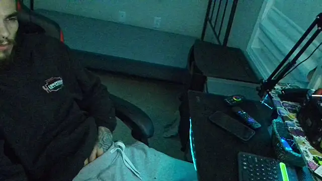 Snapshot of XMeF10 chatting on 02-15-25, 06:44 XMeF10 online show from 02-15-25, 06:44