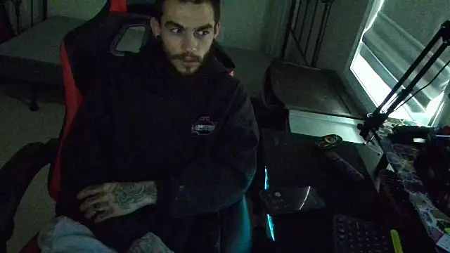 Snapshot of XMeF10 chatting on 02-15-25, 03:06 XMeF10 online show from 02-15-25, 03:06