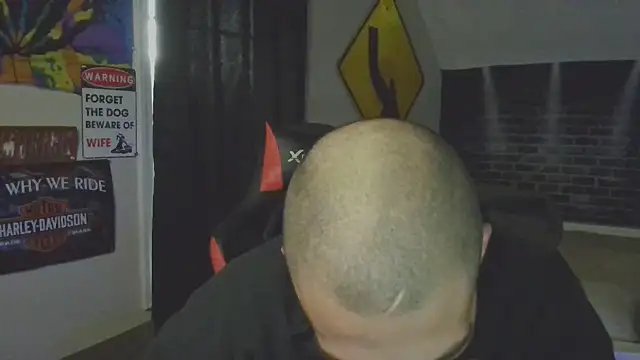 Snapshot of XMeF10 chatting on 03-11-25, 12:39 XMeF10 online show from 03-11-25, 12:39