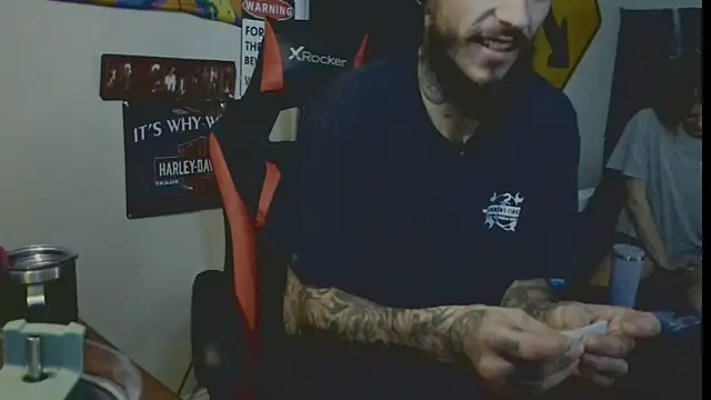 Snapshot of XMeF10 chatting on 03-15-25, 07:20 XMeF10 online show from 03-15-25, 07:20