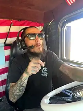 Snapshot of XMeF10 chatting on 09-08-25, 03:22 XMeF10 online show from 09-08-25, 03:22