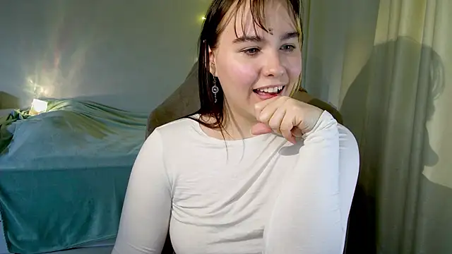 Snapshot of Rosie_Nana chatting on 12-10-24, 04:38 Rosie Nana online show from 12-10-24, 04:38