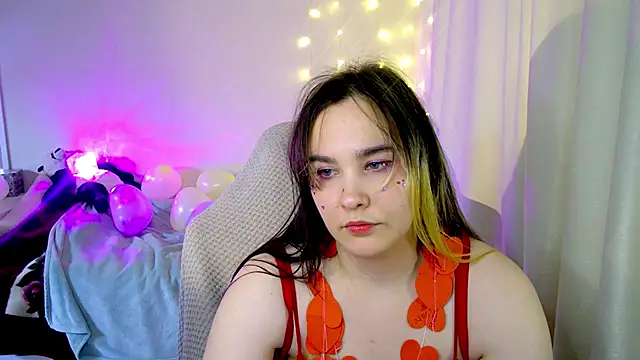 Snapshot of Rosie_Nana chatting on 02-14-25, 07:12 Rosie Nana online show from 02-14-25, 07:12