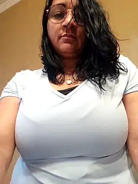 Snapshot of paulinaDiaz1 chatting on 05-02-26, 04:56 paulinaDiaz1 online show from 05-02-26, 04:56