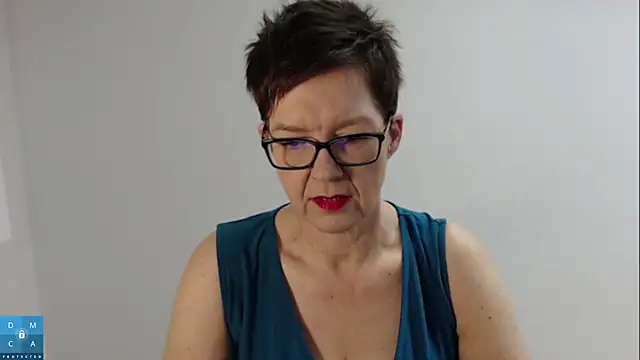 Snapshot of Sofie69Velvet chatting on 11-30-25, 07:34 Sofie69Velvet online show from 11-30-25, 07:34