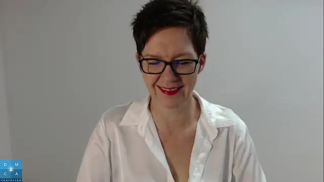 Snapshot of Sofie69Velvet chatting on 12-16-25, 07:13 Sofie69Velvet online show from 12-16-25, 07:13