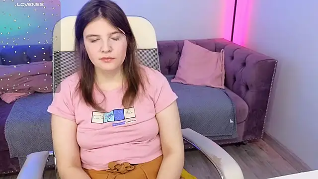 Ruyjin Choi online show from 03-12-25, 11:31