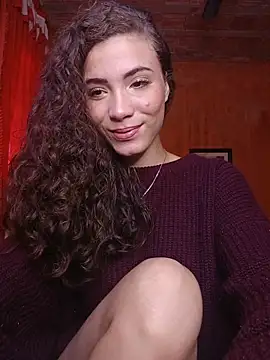 Snapshot of HelenHoltz chatting on 06-12-26, 01:43 HelenHoltz online show from 06-12-26, 01:43