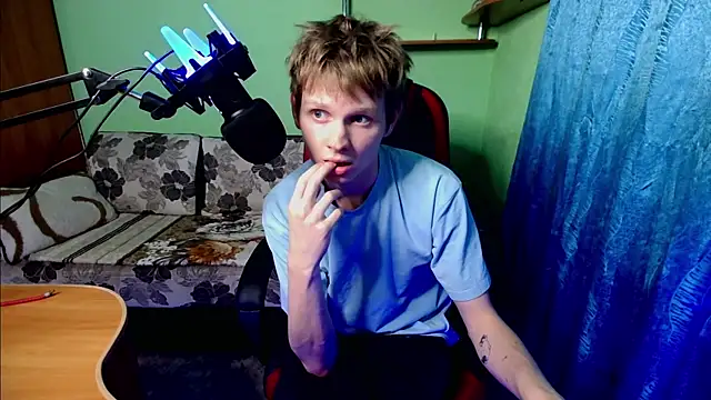 fameboyboo online show from 09-16-25, 05:14