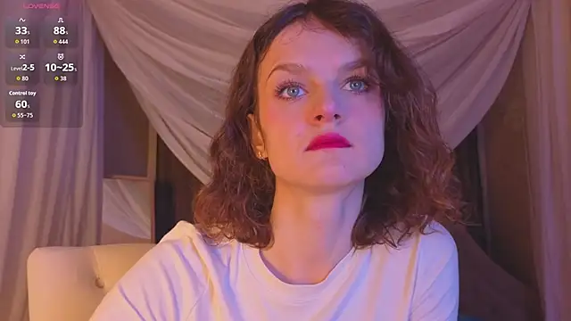 Snapshot of Soo_dreamy chatting on 12-04-25, 01:26 Soo dreamy online show from 12-04-25, 01:26