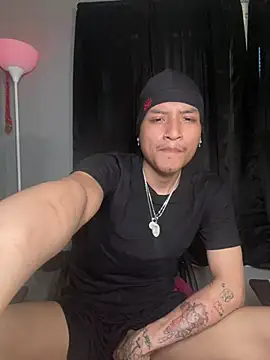 Snapshot of plutomf chatting on 05-16-26, 01:02 plutomf online show from 05-16-26, 01:02