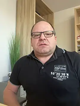 coupleLatinaLovers online show from 12-16-24, 12:16