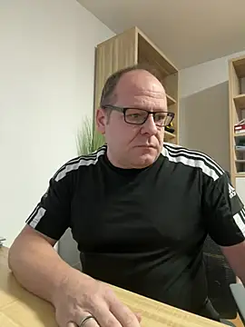 coupleLatinaLovers online show from 12-27-24, 05:42