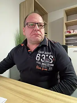 coupleLatinaLovers online show from 01-13-25, 06:49