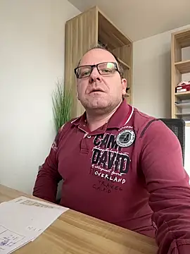 coupleLatinaLovers online show from 02-04-25, 11:49