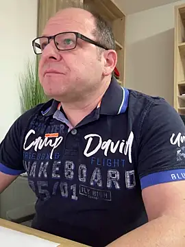 coupleLatinaLovers online show from 03-18-25, 06:03