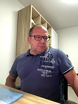 coupleLatinaLovers online show from 09-09-25, 04:45