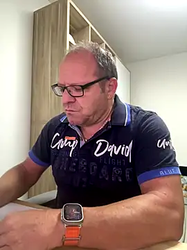 coupleLatinaLovers online show from 09-19-25, 04:47