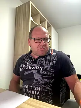 coupleLatinaLovers online show from 09-23-25, 04:59