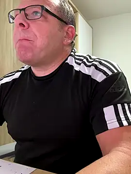 coupleLatinaLovers online show from 09-24-25, 04:38