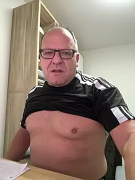 coupleLatinaLovers online show from 10-03-25, 04:53