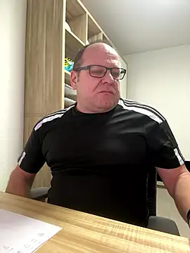 Snapshot of coupleLatinaLovers chatting on 01-06-26, 06:28 coupleLatinaLovers online show from 01-06-26, 06:28