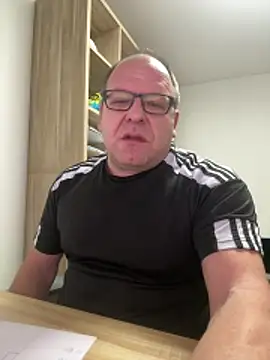 Snapshot of coupleLatinaLovers chatting on 01-07-26, 06:38 coupleLatinaLovers online show from 01-07-26, 06:38